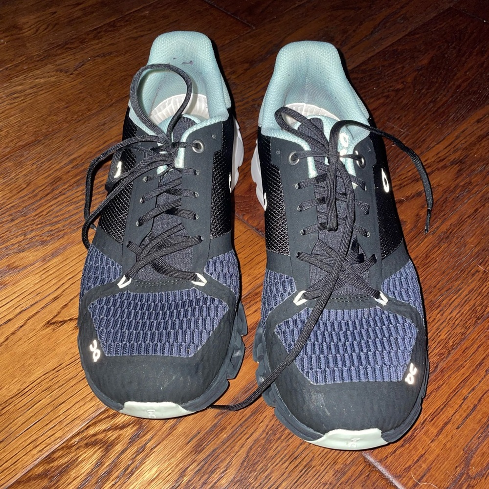 on womens cloudflyer size 9